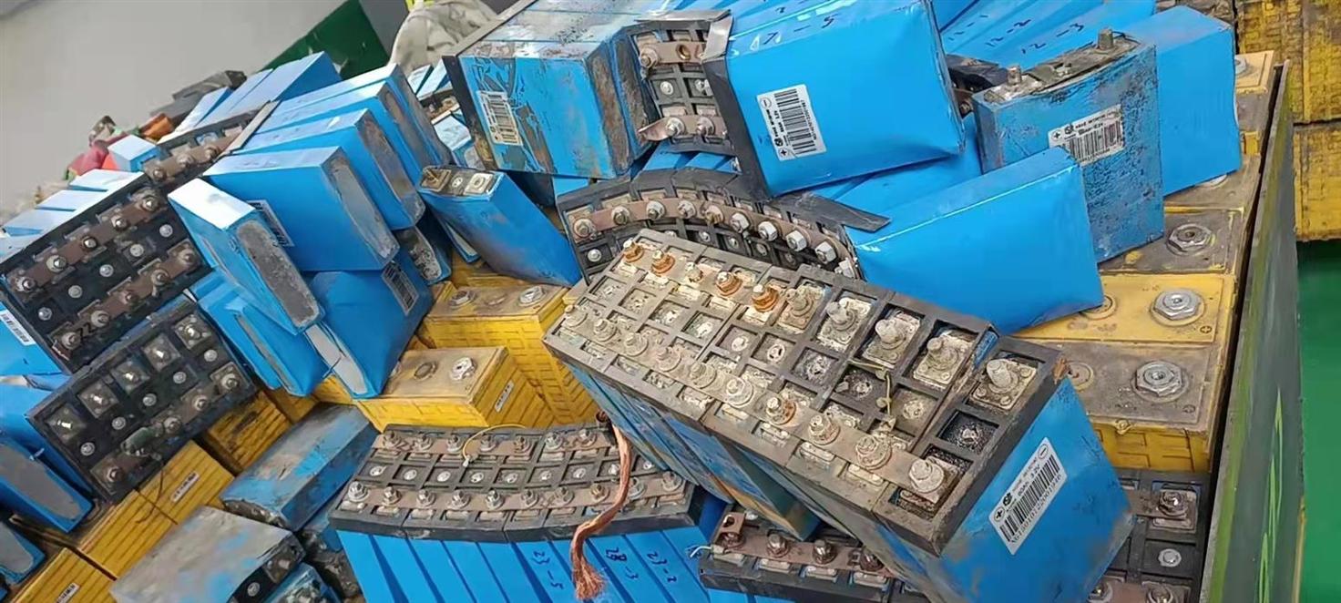 137.4GWh 廢舊鋰電池之困，2025 年回收設備如何化解？